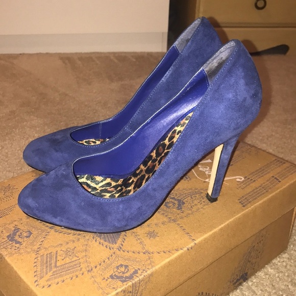 Blue suede Aldo pumps - Picture 4 of 5